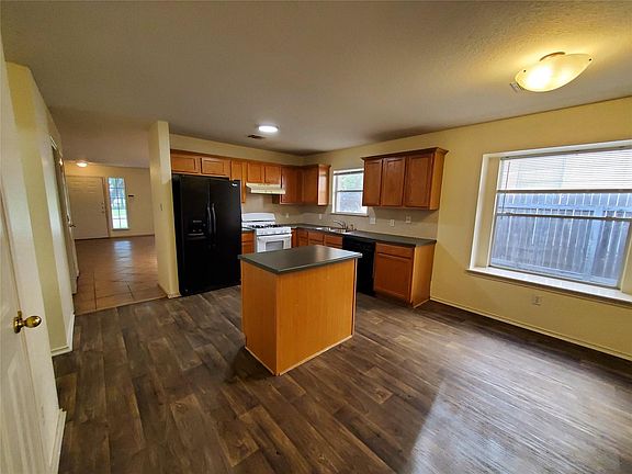 5th image of 15308 Sarahs Creek Dr