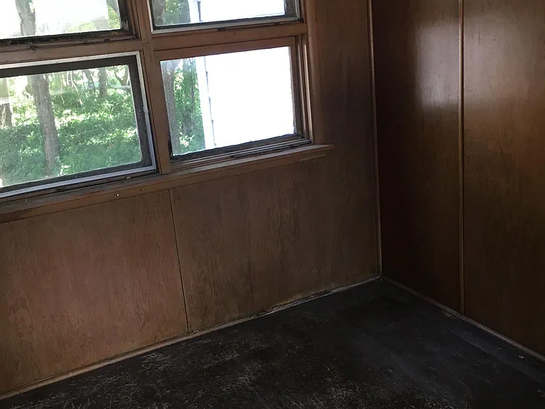2628 Iowa St — Photo 9