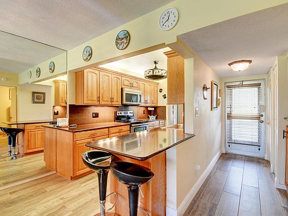 4th image of 921 Spanish Cir APT 138