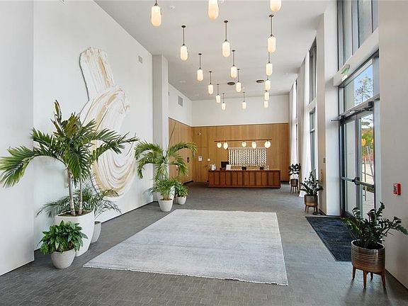 3rd image of 1001 Julia St Unit G