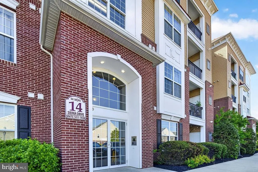 Building Photo - 1447 Sierra Dr