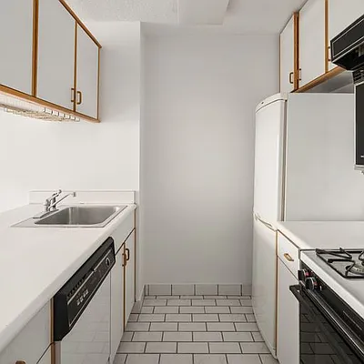 Sold by Douglas Elliman | media 24