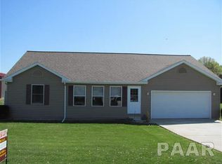 26267 N Shanlee Rd, Canton, IL 61520