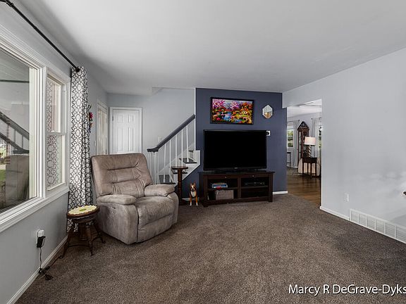 4th image of 8118 Teakwood Dr