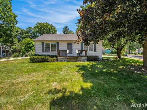 3156 Tuell St NW, Grand Rapids, MI 49504