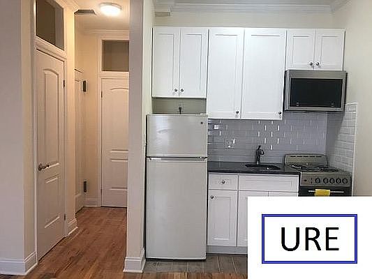 4th image of 1391 2nd Ave #3