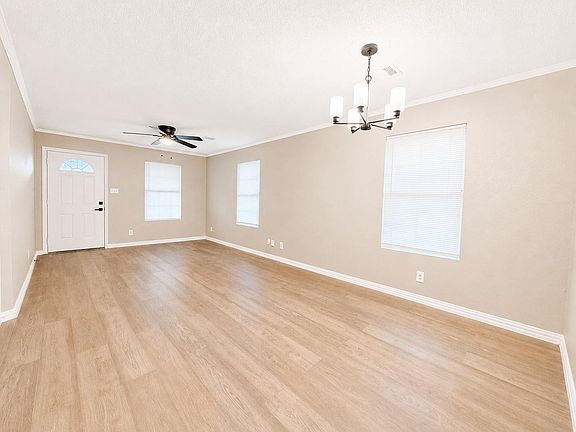 5th image of 7902 Bowen St