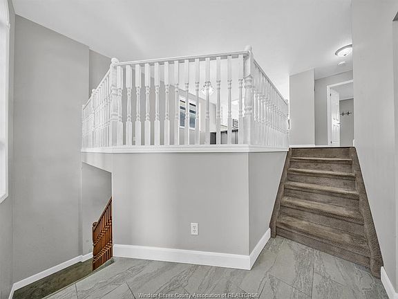 2nd image of 4793 Juliet Cres