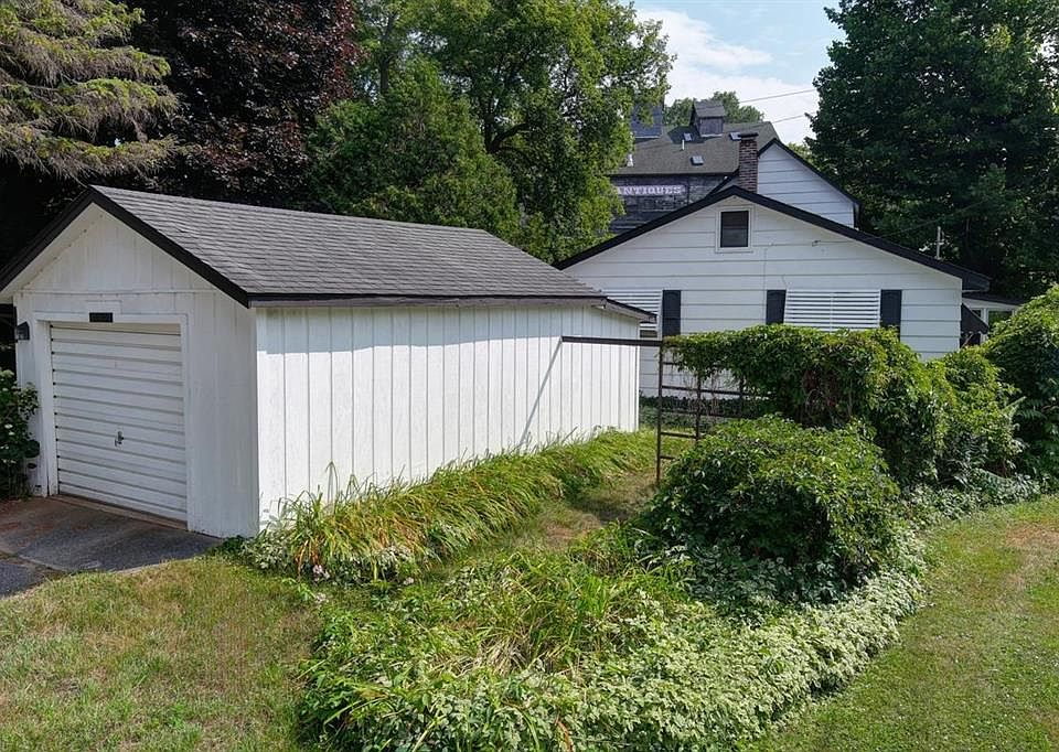 7276 Commercial St, Beulah, MI 49617 Zillow