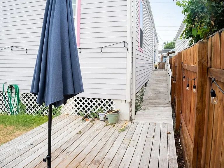 2754L Saint Ann St — Photo 16