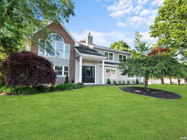 15 Buckingham Lane, Bohemia, NY 11716