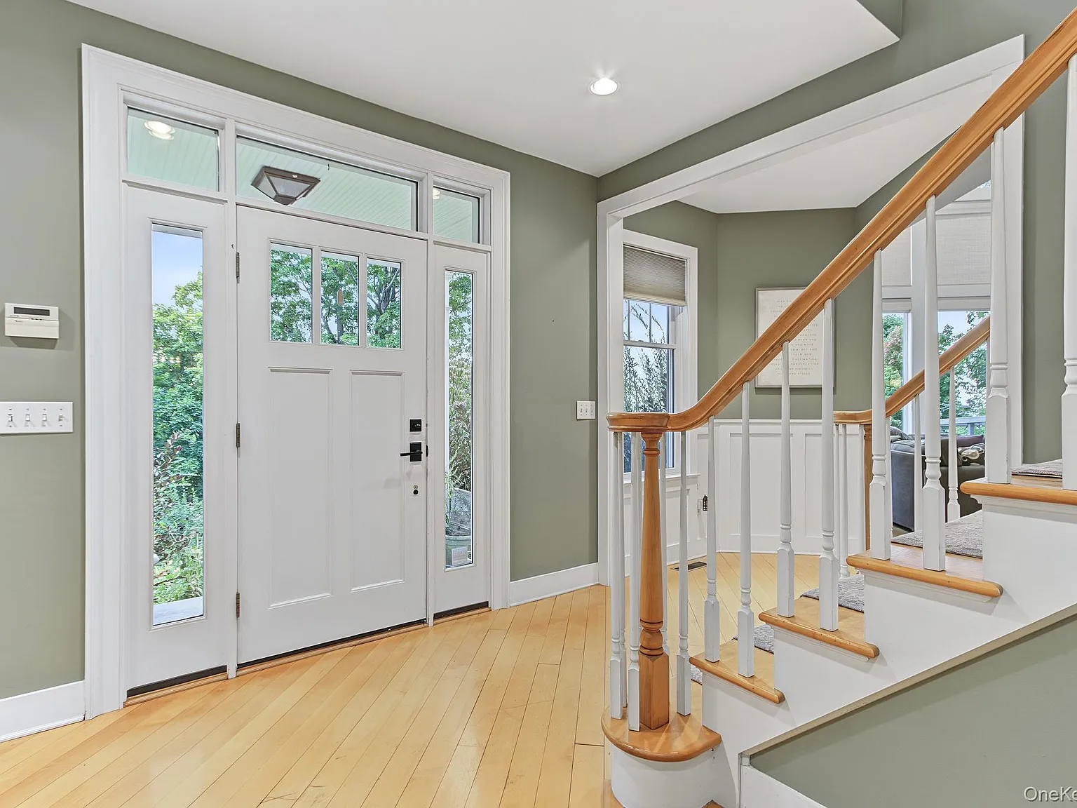 3 bed, 3.0 bath, 4286 sqft, $6,000 — Photo 3