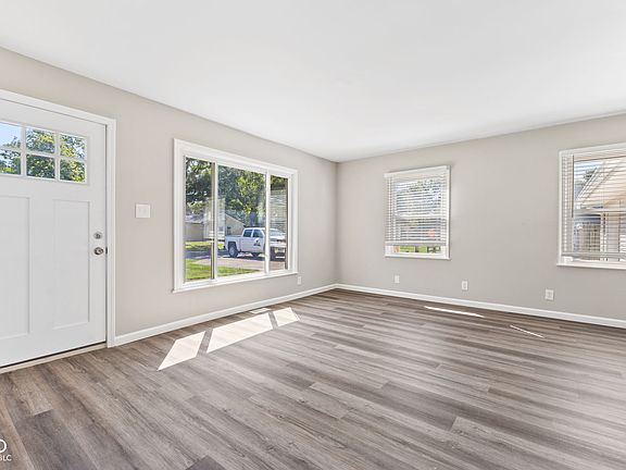 4th image of 3210 N Campbell Ave
