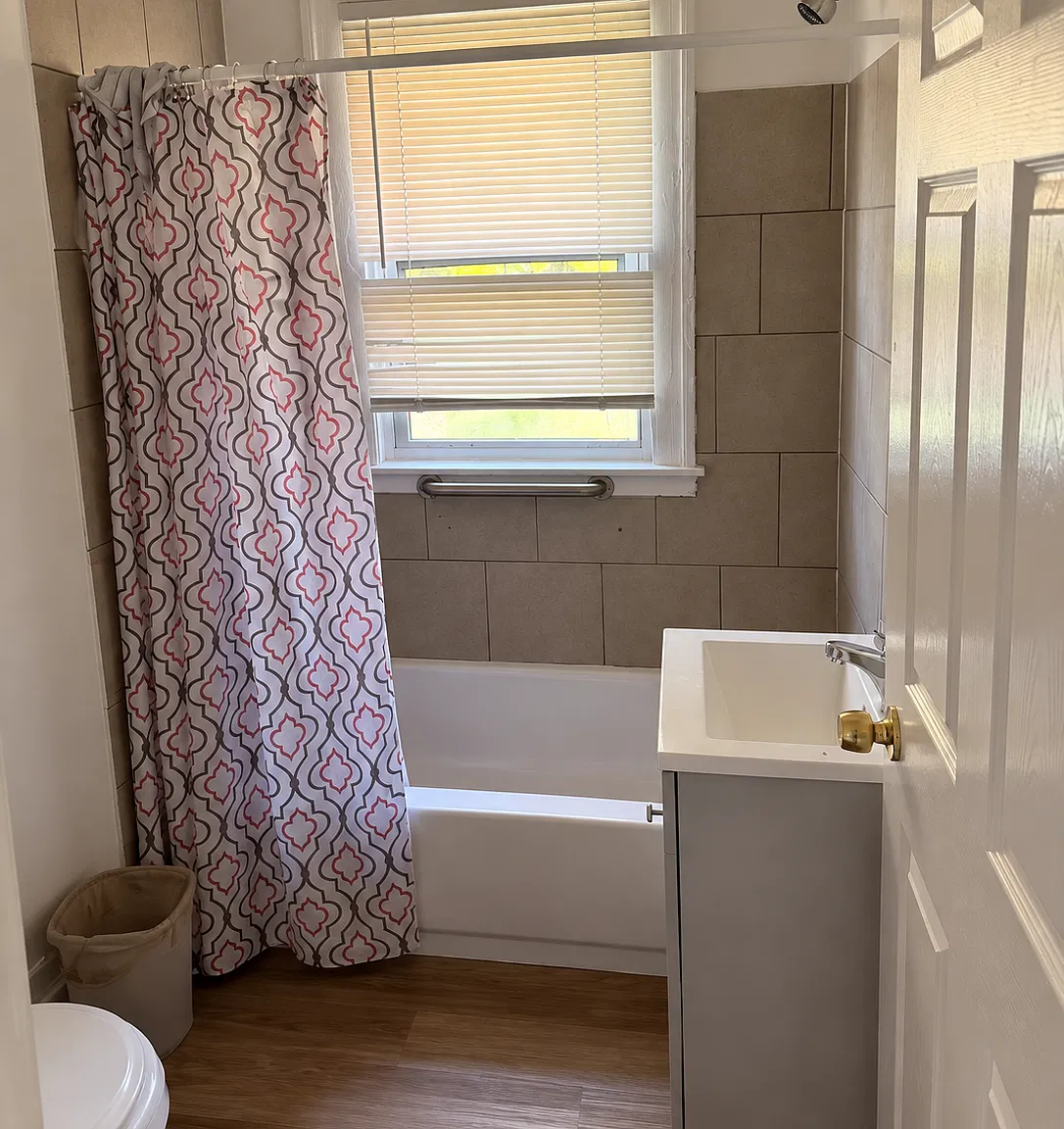 3 bed, $1,150 — Photo 3
