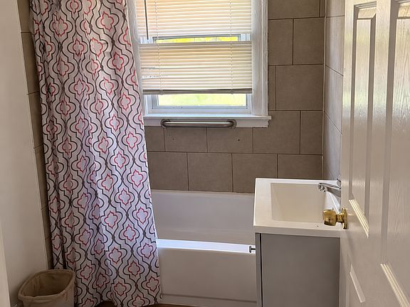3rd image of 5055 Dailey St #2