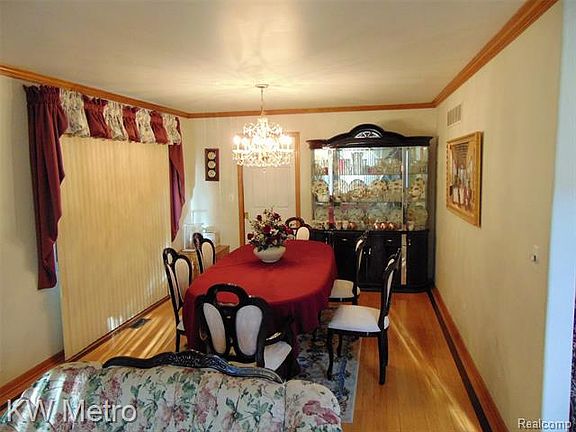 5th image of 7530 W Parkway St