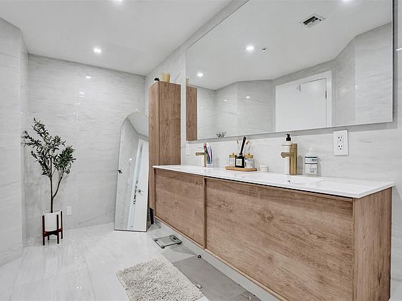 5th image of 3000 188th St #402
