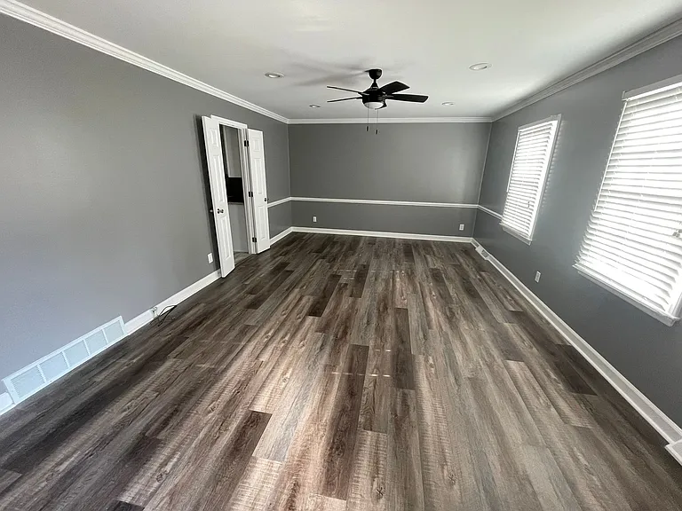 1104 Robin Hood Rd — Photo 12