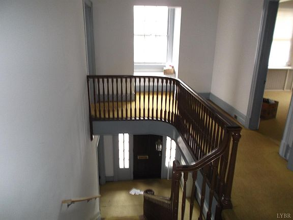 4th image of 3541 Fort Ave