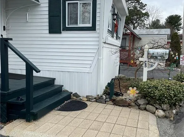 5 C Krzak Rd, North Kingstown, RI 02852