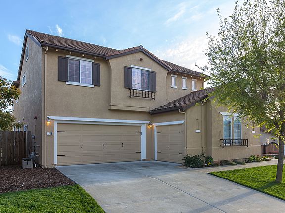 3rd image of 1766 Pistacia Ct