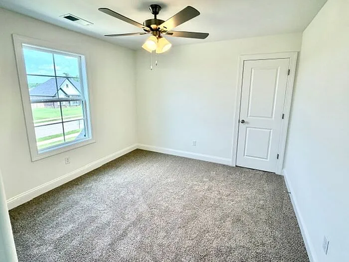 35 Hughetta St — Photo 11