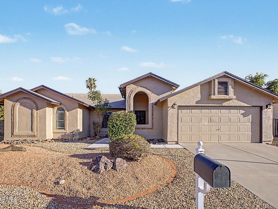 1st image of 807 E AIRE LIBRE Avenue