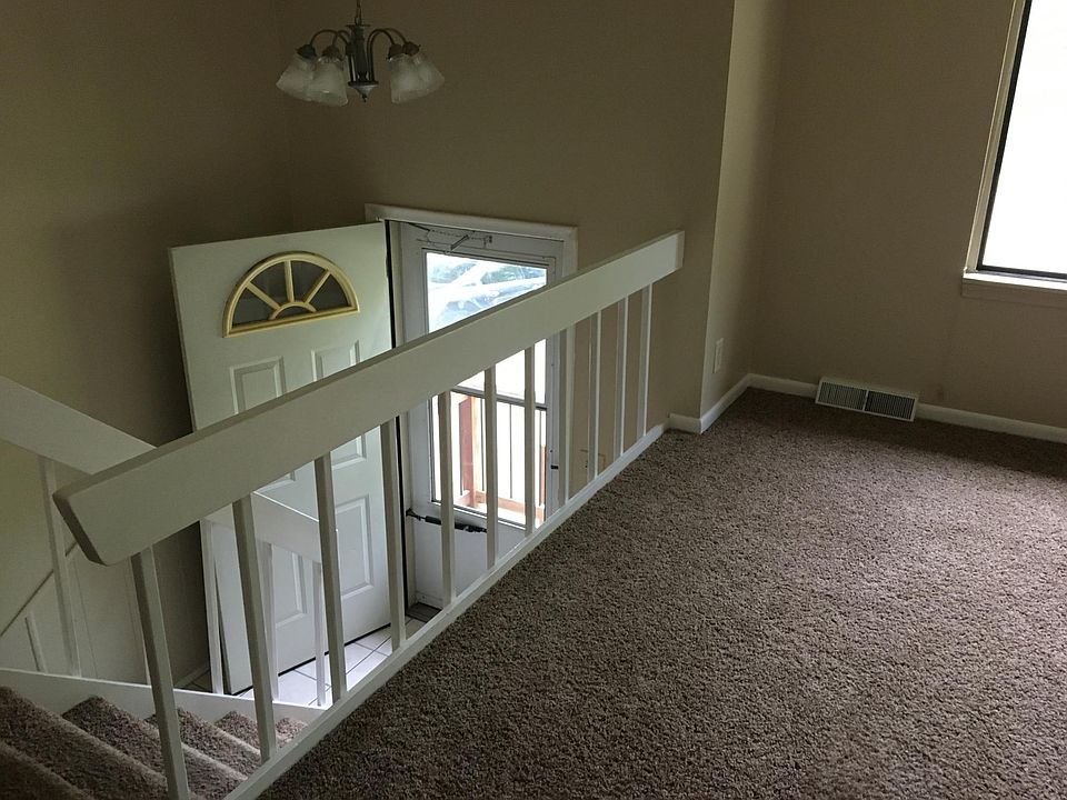 2nd image of 13961 Drexel Cir