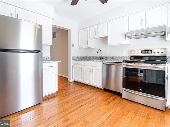 3rd image of 6332 Teakwood Ct
