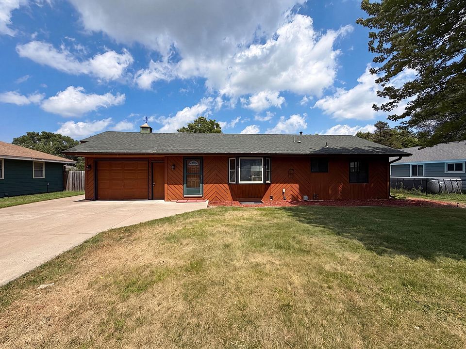 1st image of 11353 N Heights Dr NW