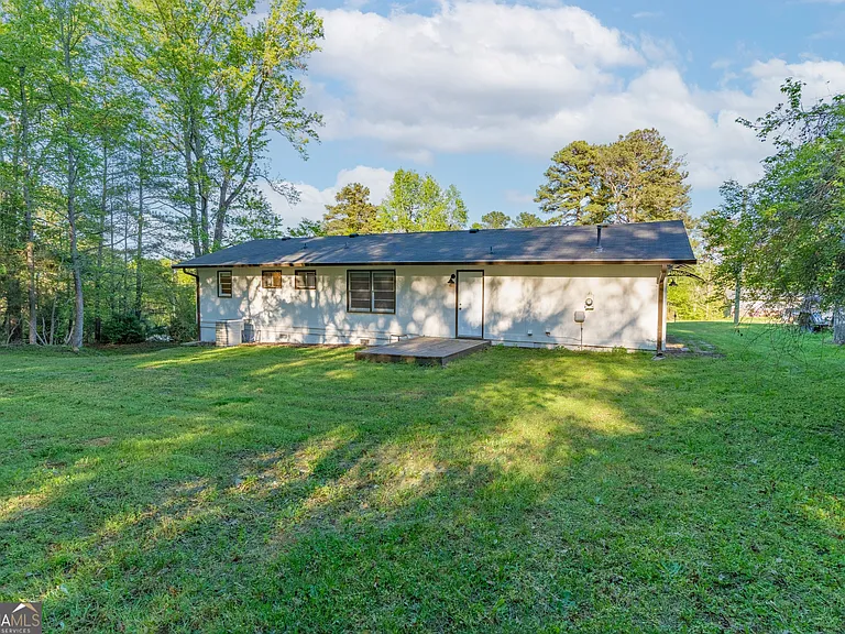 2290 Pinetree Ln NE — Photo 6