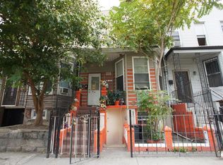 3113 12th St, Long Island City, NY 11106