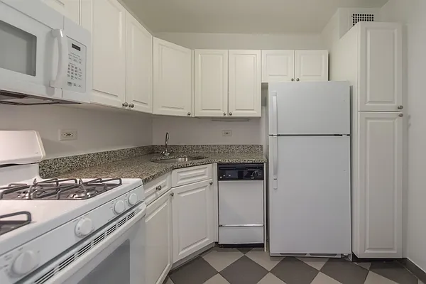 Rented by Hampshire Assets LLC | media 12