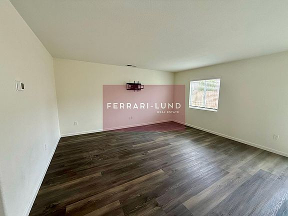 3rd image of 8948 Wolf River Dr