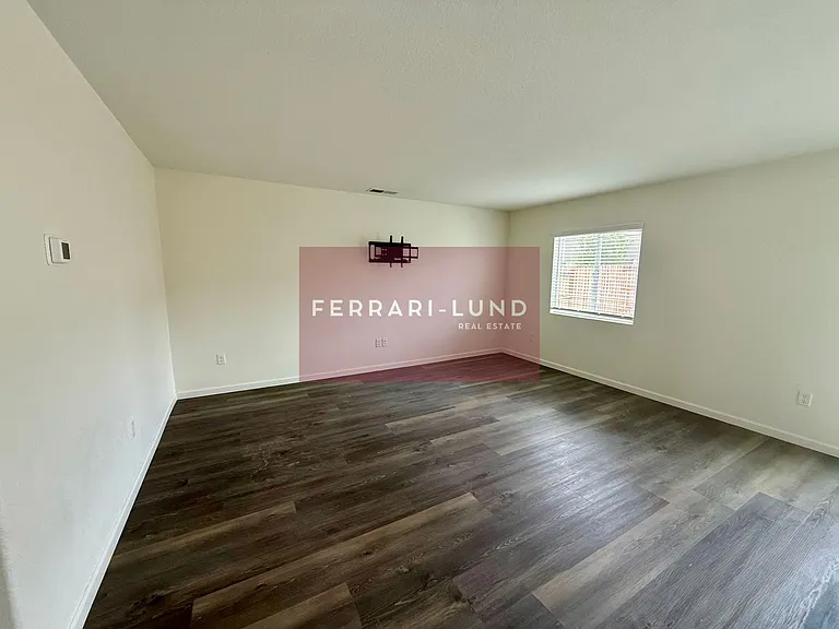 8948 Wolf River Dr — Photo 3