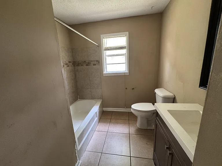 210 Davenport St — Photo 10