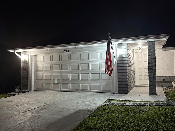 5th image of 744 SW Carmelite Street