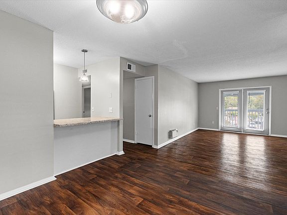 5th image of 3501 Dayton Blvd #B16