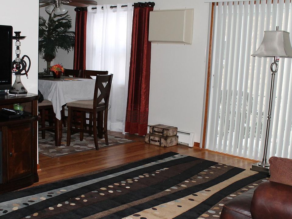 1st image of 3B Embassy Sq APT 4