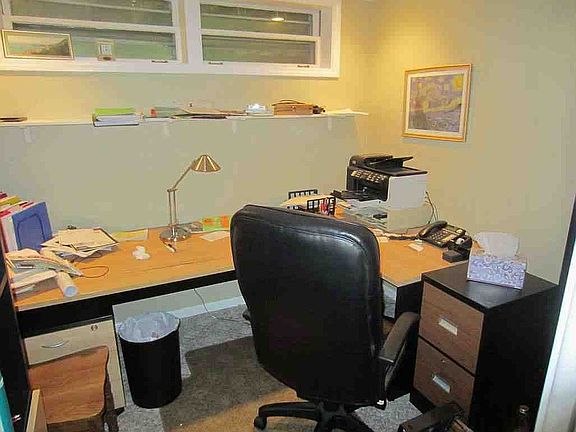 4th image of 807 E Crabtree Dr