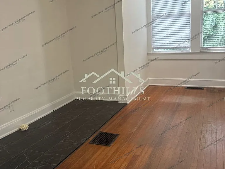 306 E Calhoun St — Photo 7