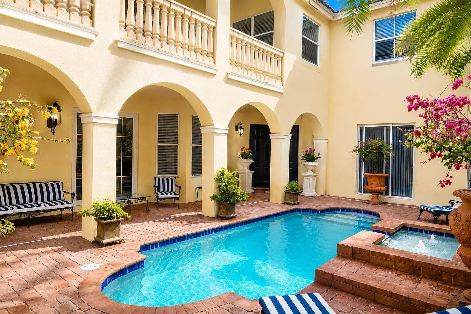 5 bed, 4.0 bath, 3904 sqft, $6,000 — Photo 1