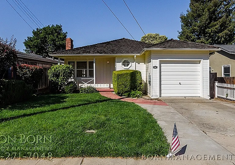 1351 Chestnut St — Photo 1