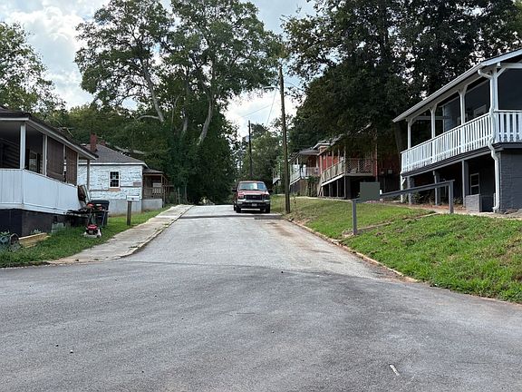 4th image of 6 Magnolia St