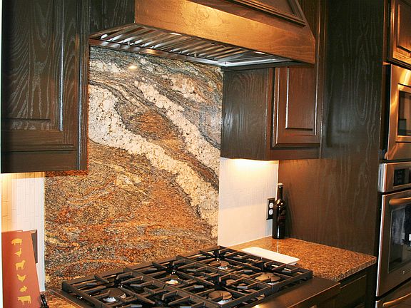 4th image of 715 Vail Dr