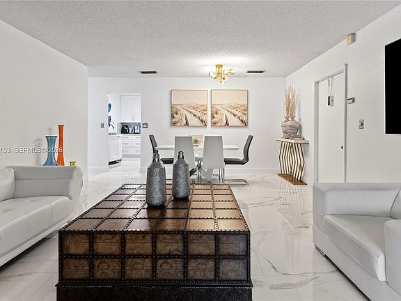 5th image of 335 W Laurel Dr APT 8M