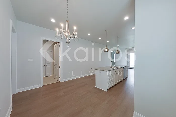 4816 W Dacha Ln — Photo 3