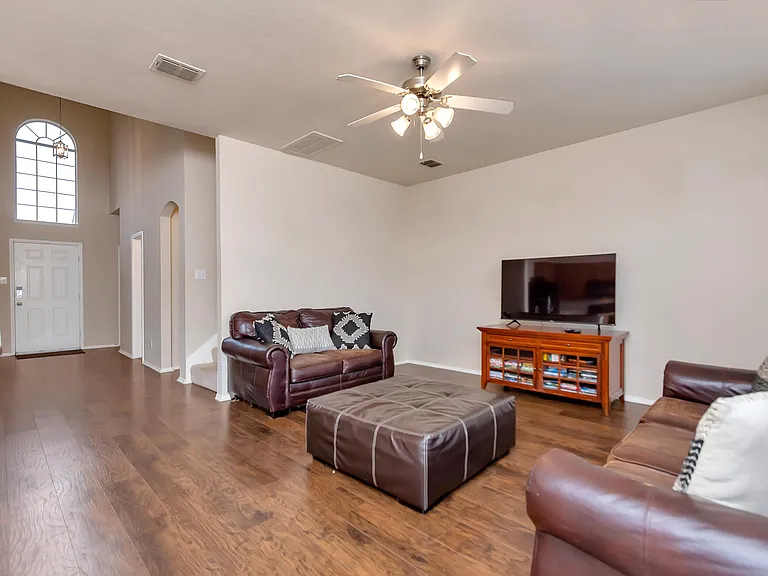 332 Mystic River Trl — Photo 7