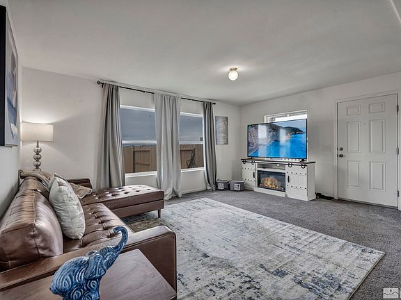 4th image of 207 Sweetwater Dr