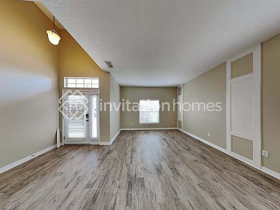 3rd image of 513 Casa Marina Pl